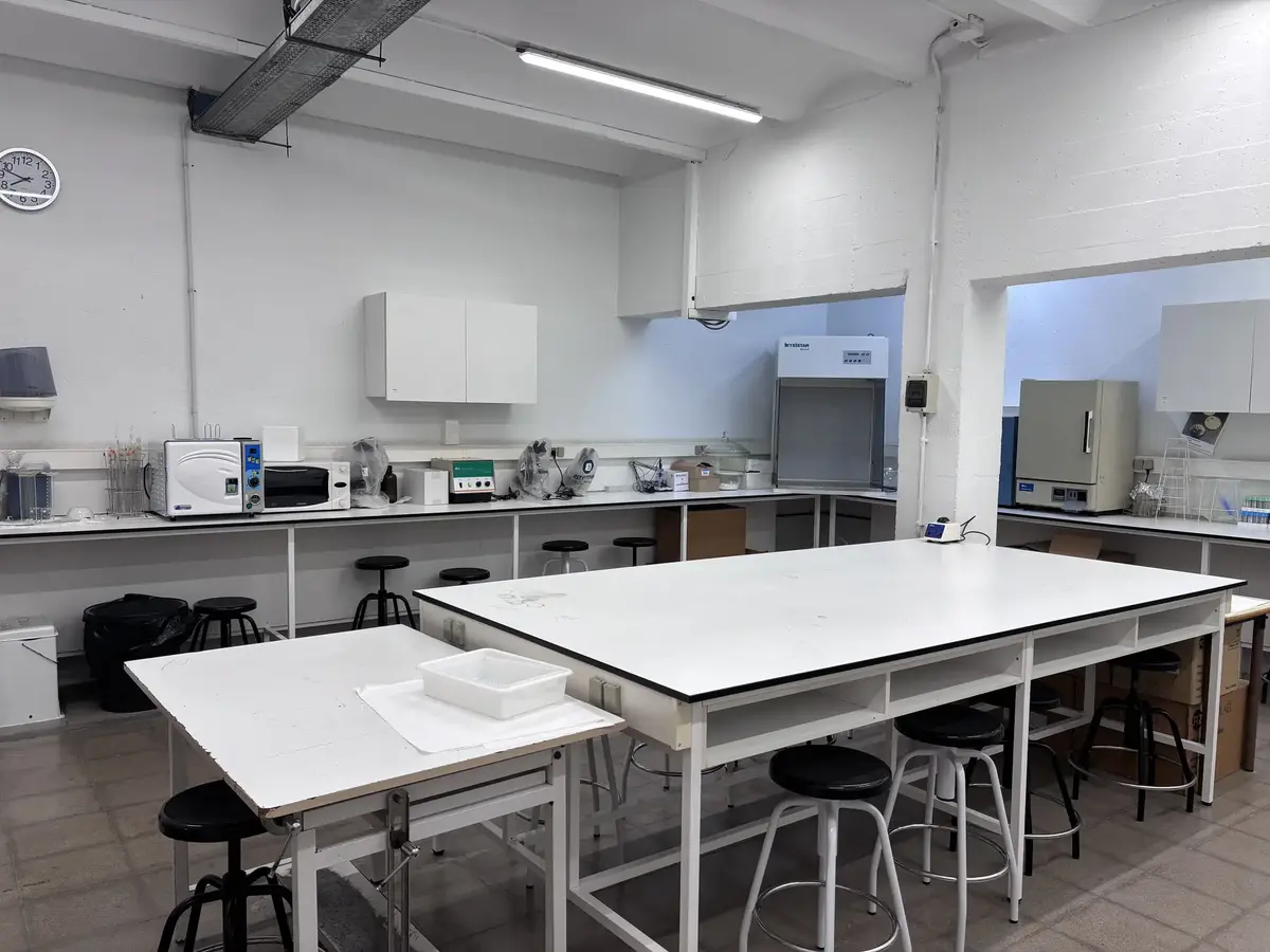 Laboratori de microbiologia
